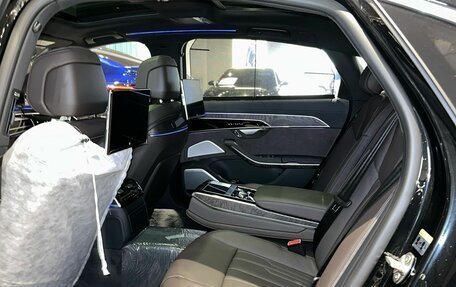 Audi A8, 2023 год, 17 500 000 рублей, 10 фотография