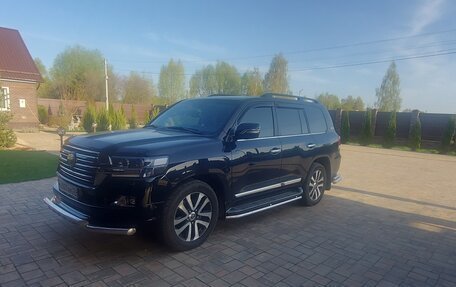 Toyota Land Cruiser 200, 2017 год, 6 100 000 рублей, 7 фотография