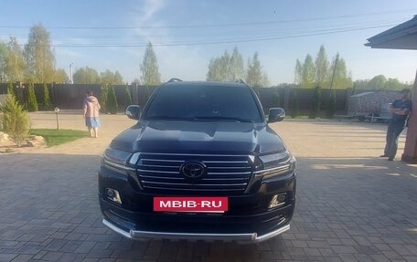 Toyota Land Cruiser 200, 2017 год, 6 100 000 рублей, 10 фотография