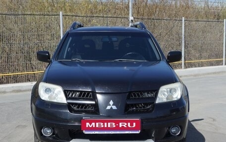 Mitsubishi Outlander III рестайлинг 3, 2006 год, 749 000 рублей, 3 фотография