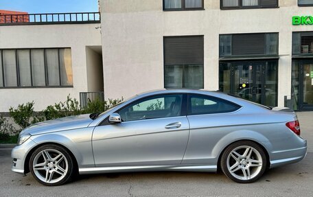 Mercedes-Benz C-Класс, 2010 год, 1 400 000 рублей, 2 фотография