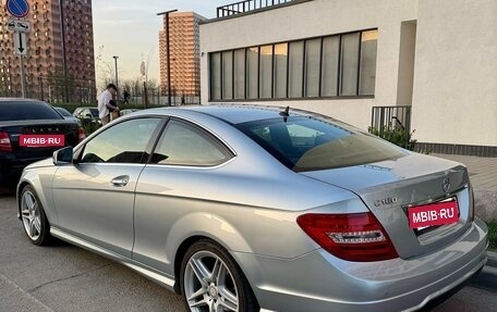 Mercedes-Benz C-Класс, 2010 год, 1 400 000 рублей, 3 фотография