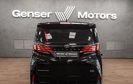 Toyota Alphard, 2024 год, 13 990 000 рублей, 4 фотография