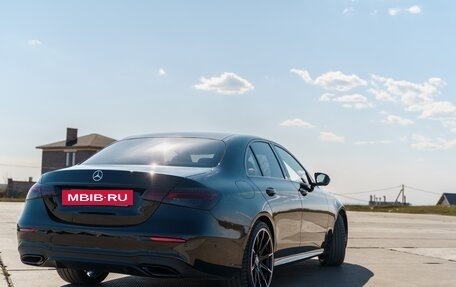 Mercedes-Benz E-Класс, 2022 год, 5 300 000 рублей, 3 фотография