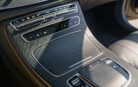 Mercedes-Benz E-Класс, 2022 год, 5 300 000 рублей, 28 фотография