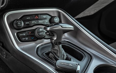 Dodge Challenger III рестайлинг 2, 2021 год, 7 100 000 рублей, 10 фотография