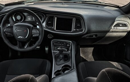 Dodge Challenger III рестайлинг 2, 2021 год, 7 100 000 рублей, 12 фотография