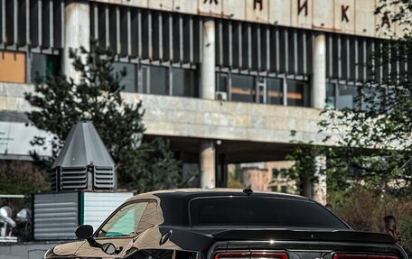 Dodge Challenger III рестайлинг 2, 2021 год, 7 100 000 рублей, 15 фотография