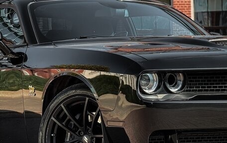 Dodge Challenger III рестайлинг 2, 2021 год, 7 100 000 рублей, 5 фотография