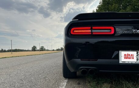 Dodge Challenger III рестайлинг 2, 2021 год, 7 100 000 рублей, 22 фотография