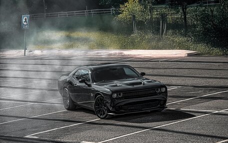 Dodge Challenger III рестайлинг 2, 2021 год, 7 100 000 рублей, 17 фотография