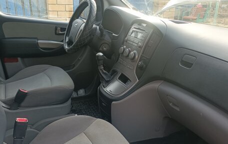 Hyundai H-1 II рестайлинг, 2008 год, 1 350 000 рублей, 5 фотография