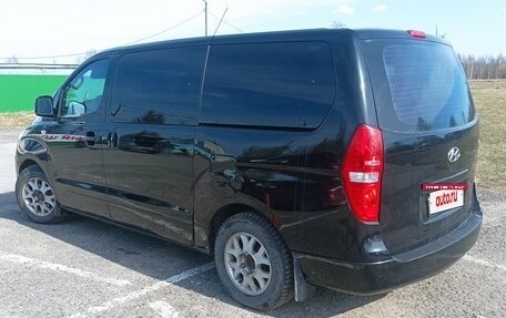 Hyundai H-1 II рестайлинг, 2008 год, 1 350 000 рублей, 4 фотография