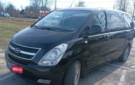 Hyundai H-1 II рестайлинг, 2008 год, 1 350 000 рублей, 2 фотография