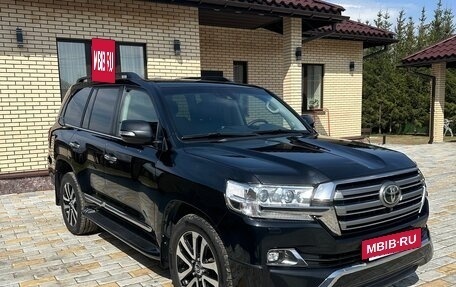 Toyota Land Cruiser 200, 2015 год, 5 777 777 рублей, 2 фотография