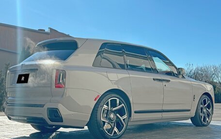 Rolls-Royce Cullinan, 2025 год, 72 410 592 рублей, 3 фотография