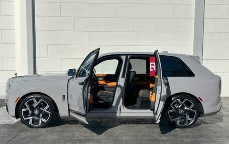 Rolls-Royce Cullinan, 2025 год, 72 410 592 рублей, 2 фотография