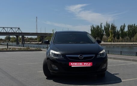 Opel Astra J, 2011 год, 980 000 рублей, 3 фотография