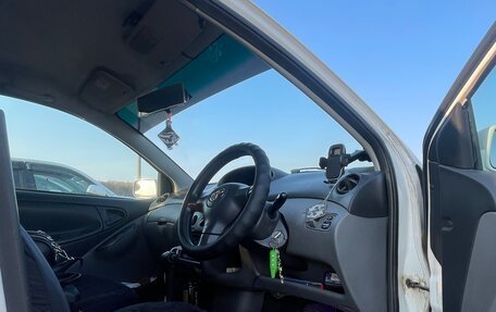Toyota Vitz, 2002 год, 300 000 рублей, 18 фотография