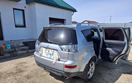 Mitsubishi Outlander III рестайлинг 3, 2008 год, 1 100 000 рублей, 10 фотография