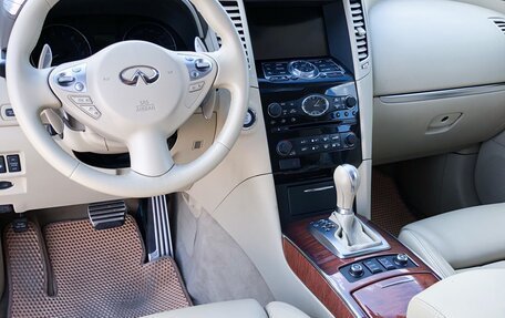 Infiniti FX II, 2012 год, 1 980 000 рублей, 16 фотография