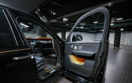 Rolls-Royce Cullinan, 2023 год, 59 500 000 рублей, 14 фотография