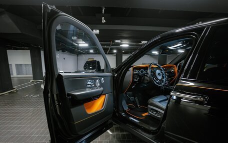 Rolls-Royce Cullinan, 2023 год, 59 500 000 рублей, 27 фотография
