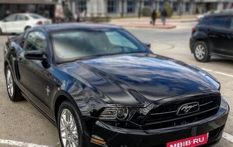 Ford Mustang VI рестайлинг, 2012 год, 4 200 000 рублей, 1 фотография