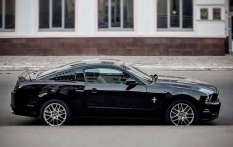 Ford Mustang VI рестайлинг, 2012 год, 4 200 000 рублей, 7 фотография