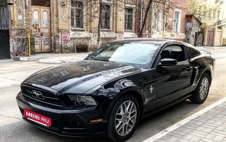 Ford Mustang VI рестайлинг, 2012 год, 4 200 000 рублей, 6 фотография