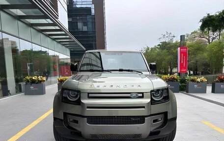Land Rover Defender II, 2021 год, 6 990 000 рублей, 2 фотография