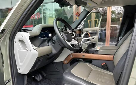 Land Rover Defender II, 2021 год, 6 990 000 рублей, 5 фотография