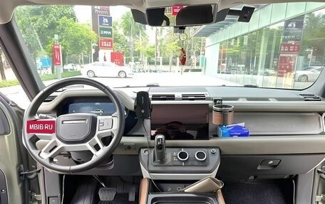 Land Rover Defender II, 2021 год, 6 990 000 рублей, 4 фотография