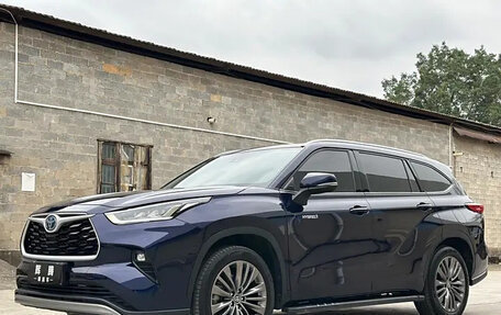 Toyota Highlander, 2022 год, 3 670 000 рублей, 1 фотография