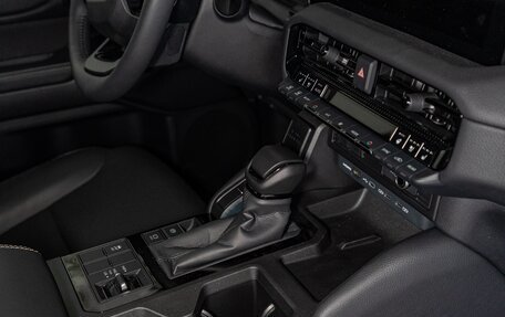 Toyota Land Cruiser Prado, 2024 год, 9 580 000 рублей, 17 фотография