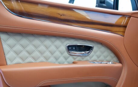 Bentley Bentayga I, 2021 год, 27 387 000 рублей, 20 фотография