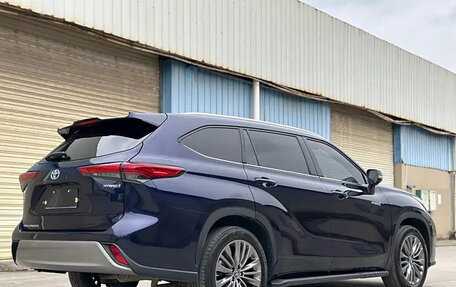 Toyota Highlander, 2022 год, 3 670 000 рублей, 6 фотография
