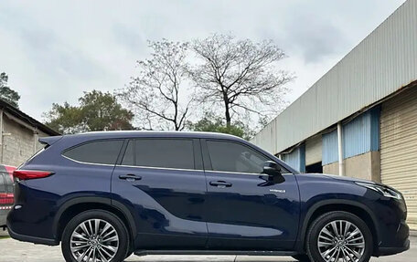 Toyota Highlander, 2022 год, 3 670 000 рублей, 8 фотография