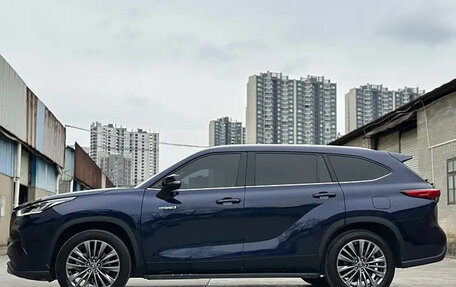 Toyota Highlander, 2022 год, 3 670 000 рублей, 7 фотография