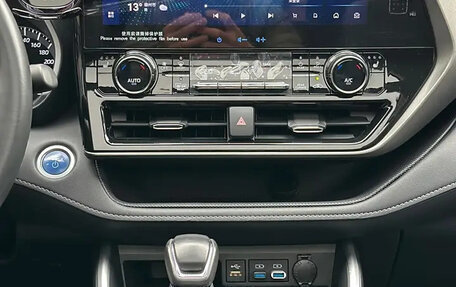 Toyota Highlander, 2022 год, 3 670 000 рублей, 10 фотография