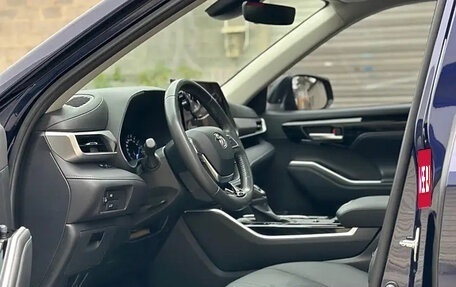 Toyota Highlander, 2022 год, 3 670 000 рублей, 11 фотография
