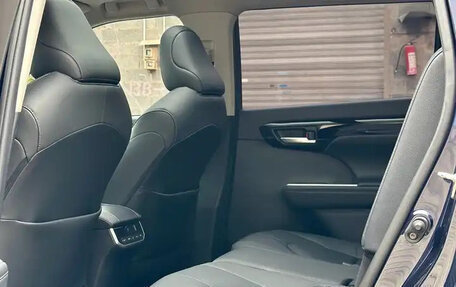 Toyota Highlander, 2022 год, 3 670 000 рублей, 12 фотография