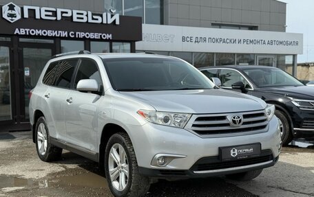 Toyota Highlander III, 2012 год, 2 480 000 рублей, 2 фотография