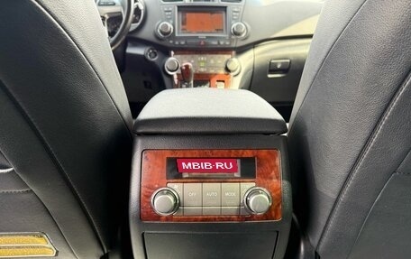 Toyota Highlander III, 2012 год, 2 480 000 рублей, 16 фотография