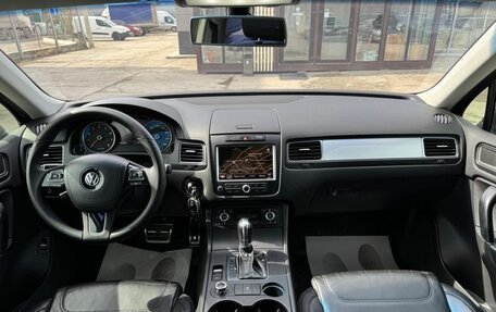 Volkswagen Touareg III, 2011 год, 2 130 000 рублей, 20 фотография