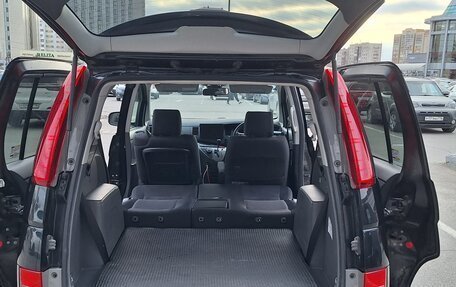 Toyota ISis I, 2010 год, 1 300 000 рублей, 8 фотография