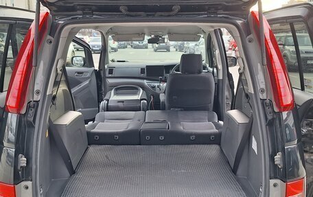 Toyota ISis I, 2010 год, 1 300 000 рублей, 7 фотография