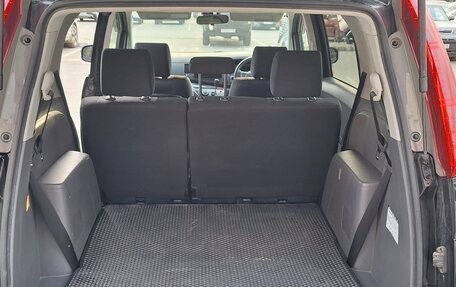 Toyota ISis I, 2010 год, 1 300 000 рублей, 10 фотография