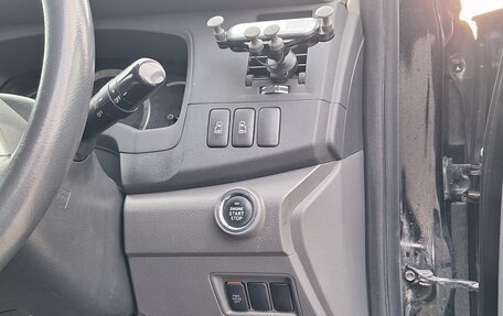 Toyota ISis I, 2010 год, 1 300 000 рублей, 15 фотография