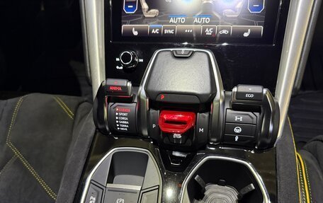 Lamborghini Urus I, 2020 год, 21 000 000 рублей, 23 фотография